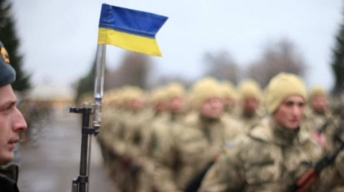 В Украине продлили военное положение еще на три месяца