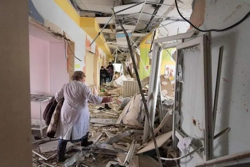 Росіяни зруйнували лікарню в Маріуполі