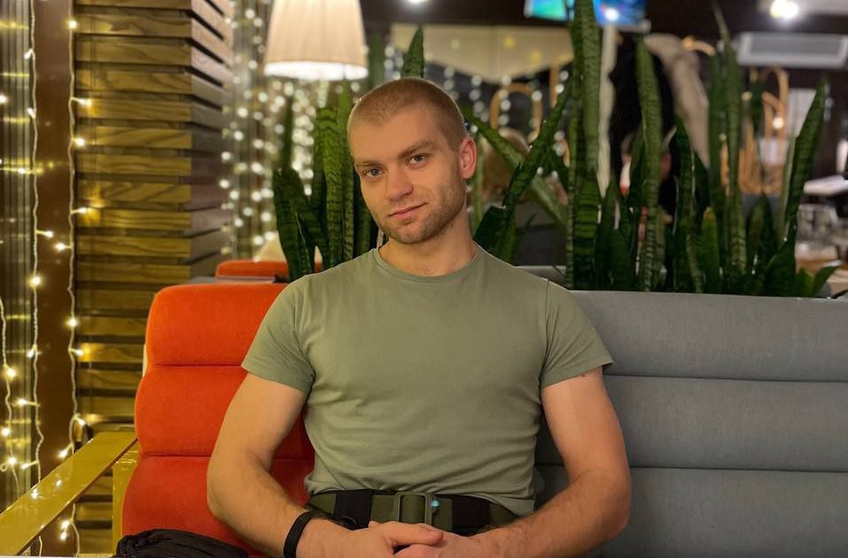Хвилина мовчання: вшануймо 25-річного військового Віталія Зінчука, який не пережив теракту в Оленівці