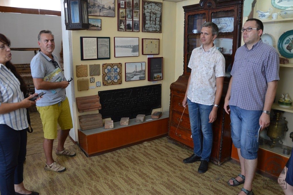 виставка плитки в музеї у Слов'янську