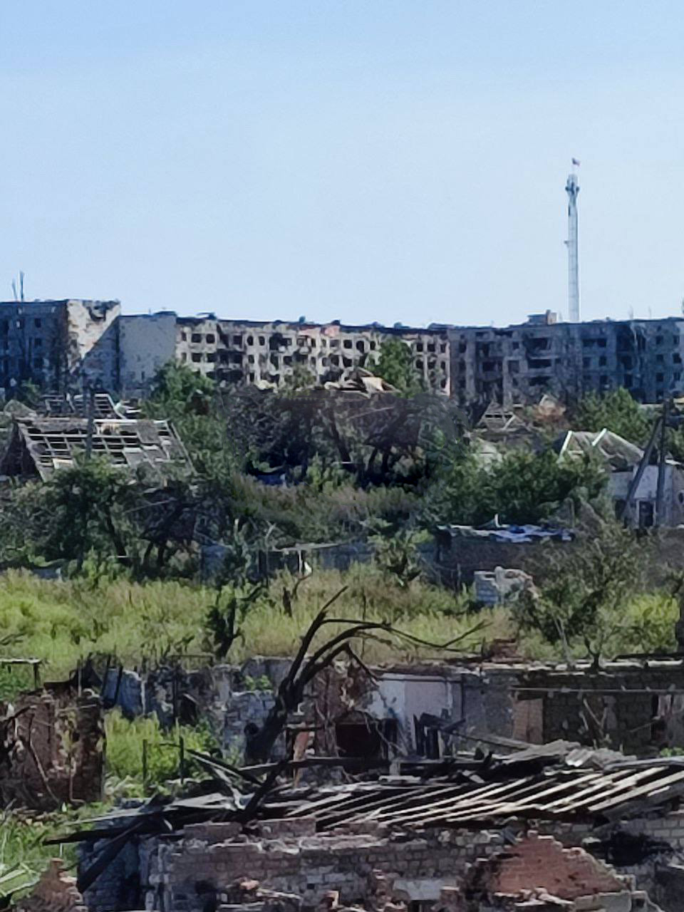 Вид на юго-западный район Бахмута из частного сектора