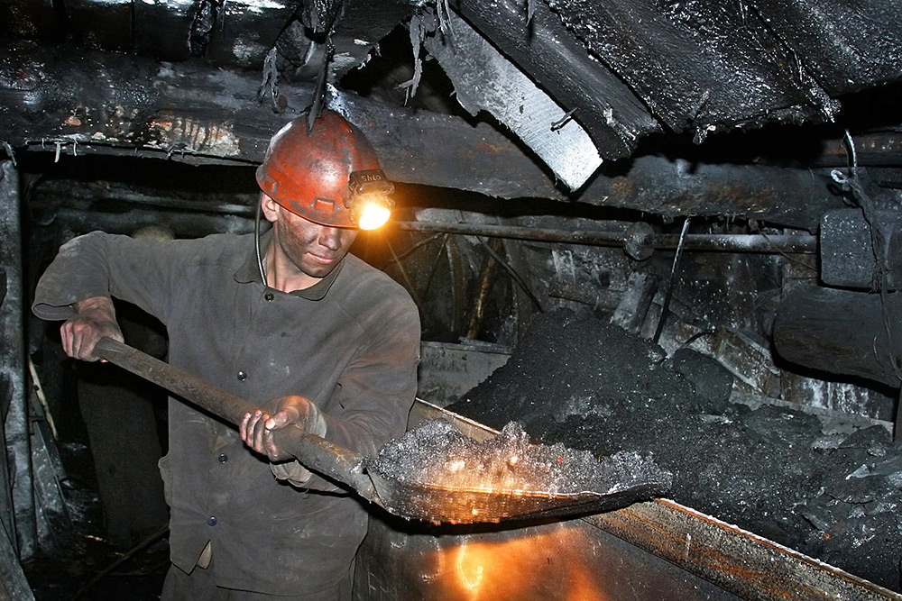 В т.н. “ДНР” шахтерам с мая не платят плату, — местные СМИ
