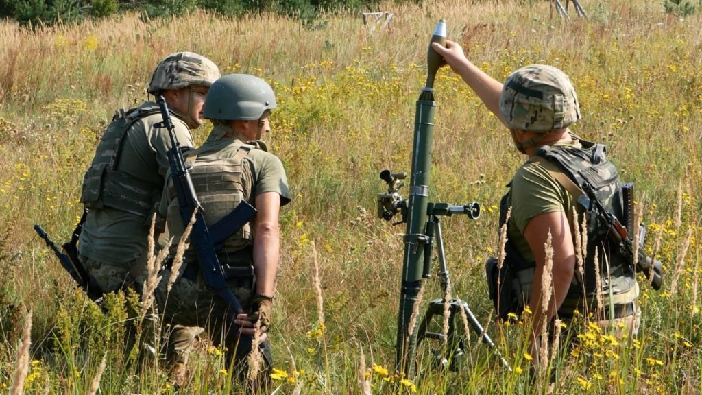 Українські військові продовжують просуватися на Бахмутському напрямку, — Міноборони