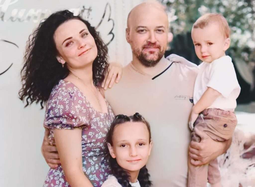 Трое детей остались без отца: вспомним Артема Степаненко, погибшего от удара ракеты в Покровске