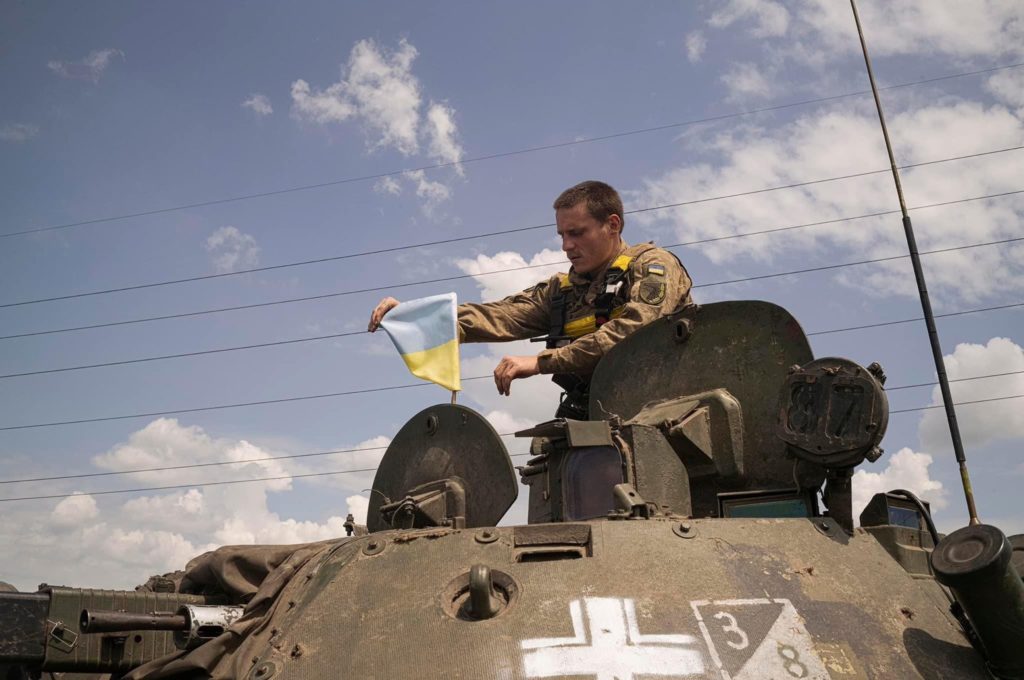 На Бахмутському напрямку за тиждень українські бійці звільнили ще один квадратний кілометр території, — Міноборони