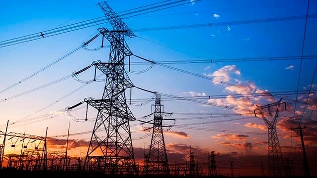 Из-за нехватки электроэнергии Украина третий день подряд берет ее в Польше и Румынии: украинцев просят экономить