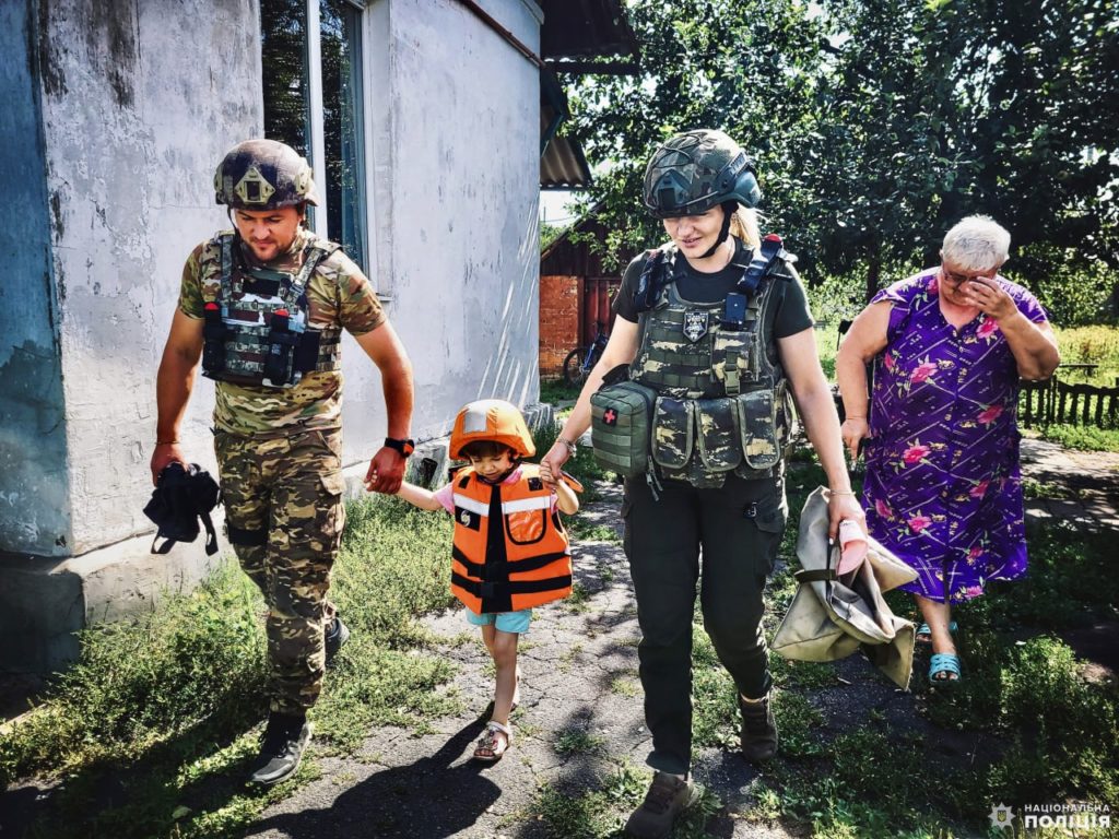 У прифронтових громадах Донеччини залишається 171 дитина, їх евакуюватимуть примусово