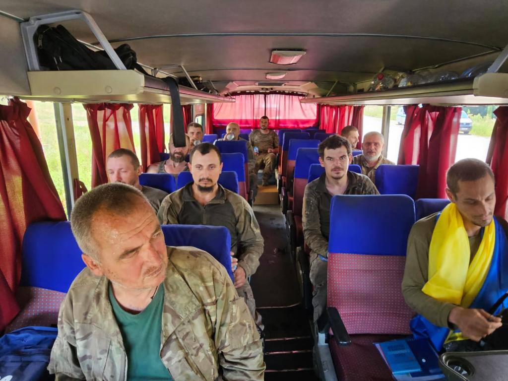 Из российского плена вернулись еще 22 защитника Украины (ФОТО, ВИДЕО)