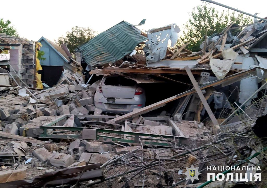 Доба на Донеччині: росіяни атакували 14 населених пунктів та поранили шістьох людей (зведення, фото)