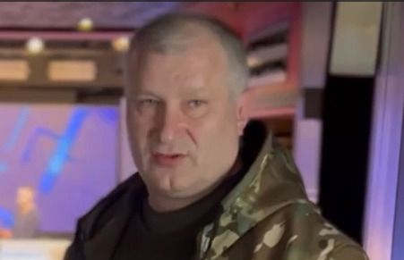 Екс-депутат з Бахмута розповідає пропагандистам, що 10 років воює проти України (ВІДЕО)