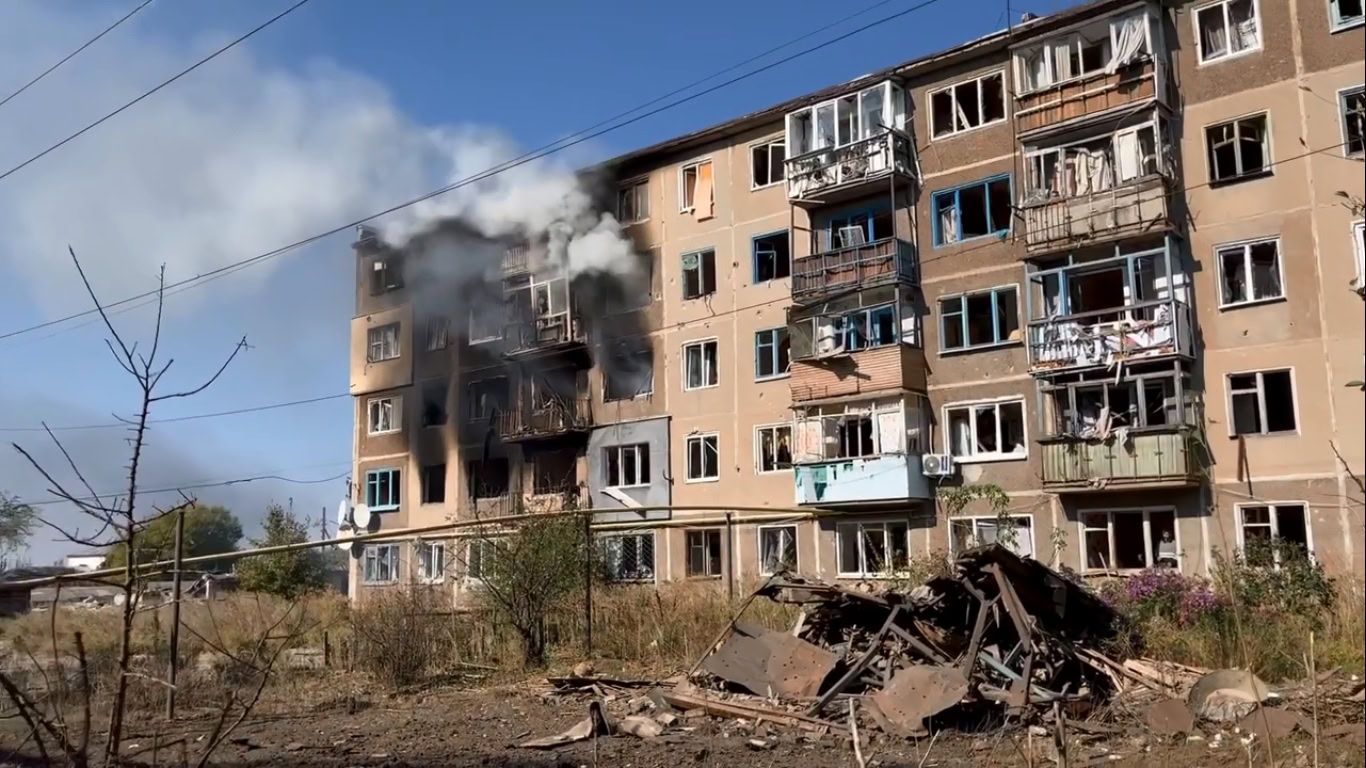 Зображення до посту Росіяни обстріляли Часів Яр: влучили в багатоповерхівку, обійшлося без жертв (ВІДЕО)