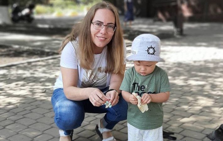 Минута молчания: вспомним мариупольчанку Валерию Курильченко, которая погибла с маленьким сыном