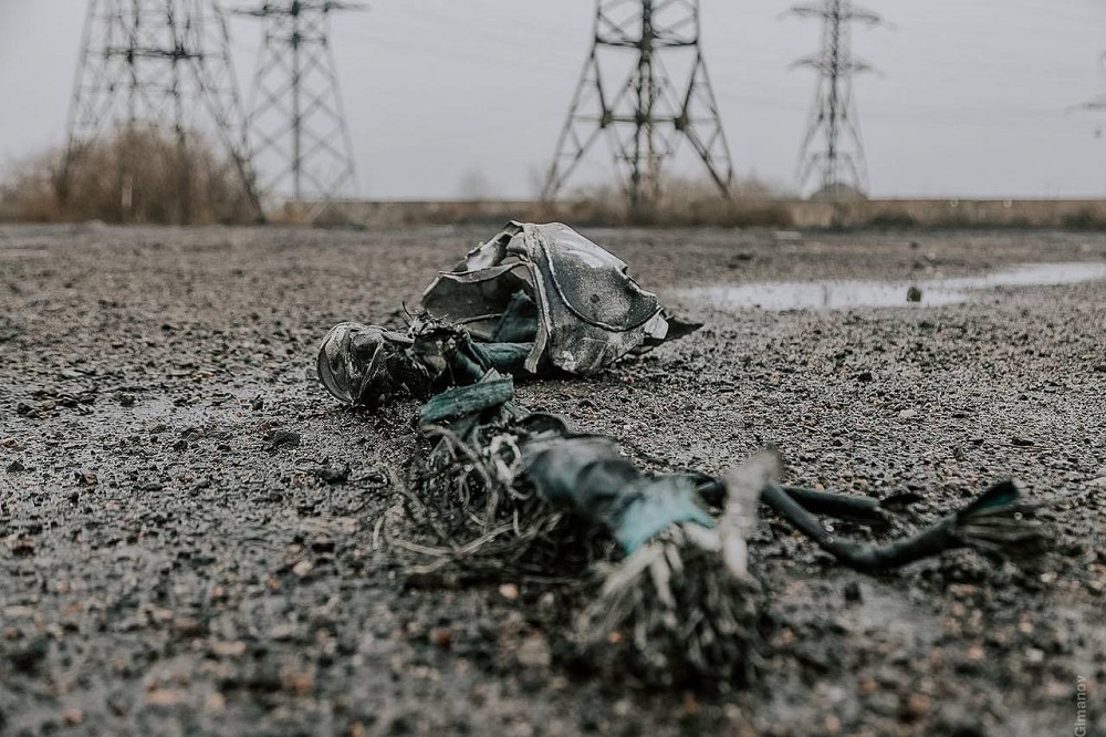 Знеструмлена шахта: росіяни обстріляли дві лінії електропередач на Донеччині, — Міненерго