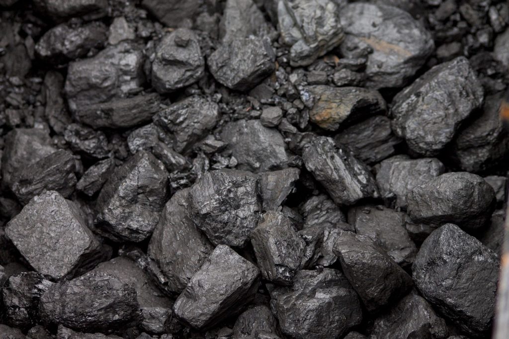 Предприятие из Донецкой области подозревают в вымогательстве денег за непоставленный школам уголь на 2,5 млн грн