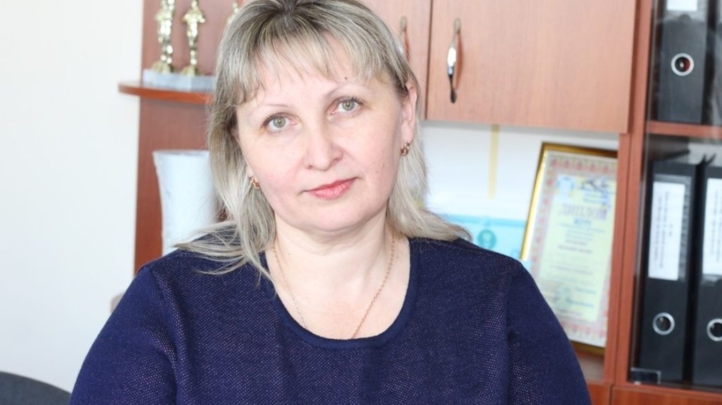 Учителька української мови з Волновахи повернулася з евакуації та працює на окупантів: її засудили (ДЕТАЛІ)
