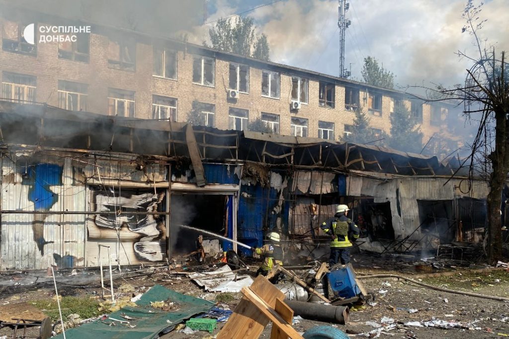 Есть погибшие и раненые: оккупанты ударили по рынку в Константиновке (ФОТО, ВИДЕО, ОБНОВЛЕНО)