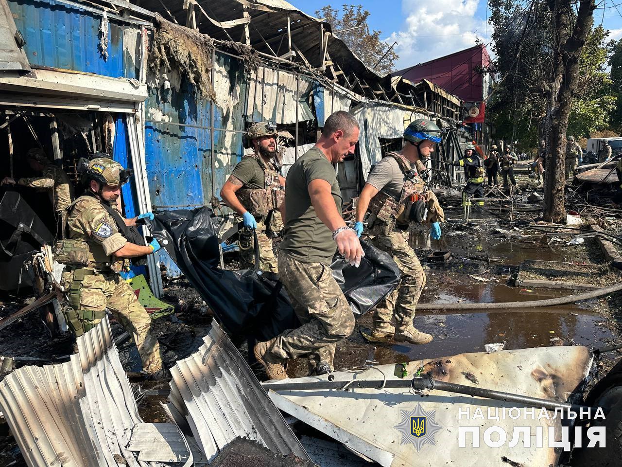 17 загиблих та 32 поранених: в Костянтинівці завершили пошуково-рятувальну операцію 6