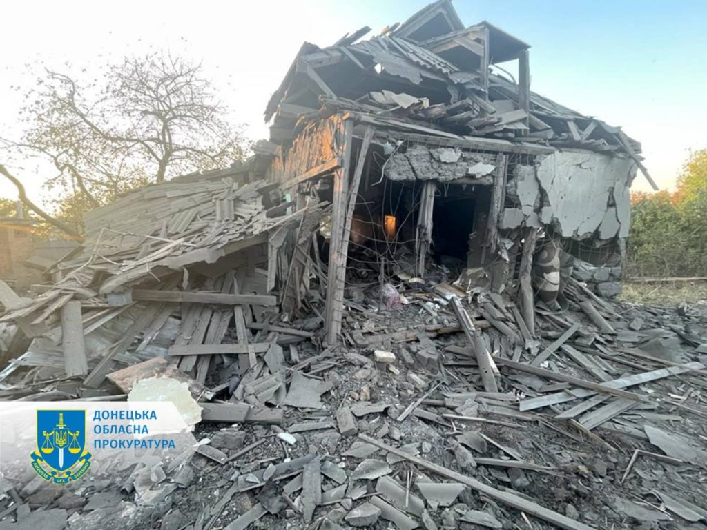 Во время эвакуации из Торецка под российский обстрел попал эвакуационный автобус: последствия выясняют