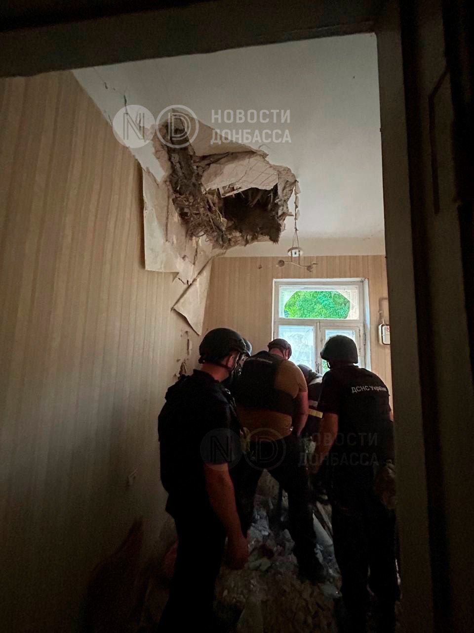 пошкоджений обстрілом будинок у Краматорську