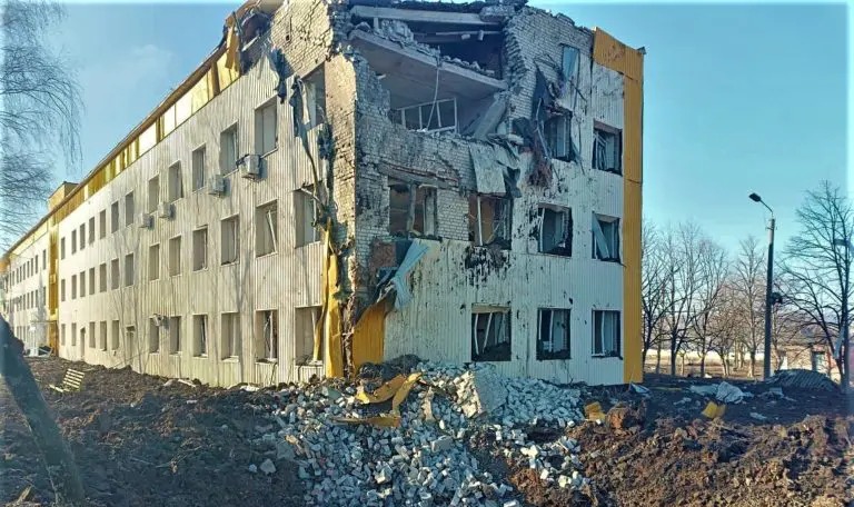 Россияне в Донецкой области разрушили и повредили две трети больниц, почти половина продолжают работать