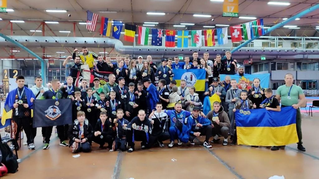Мирноградские кикбоксеры привезли 9 медалей с чемпионата мира в Италии (ФОТО)