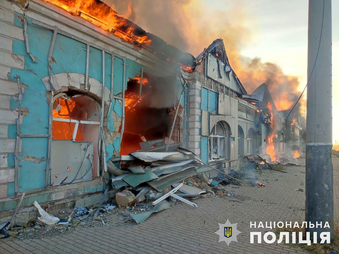 Будівля на Донеччині, яка згоріла внаслідок обстрілу росіян 9 жовтня 2023 року
