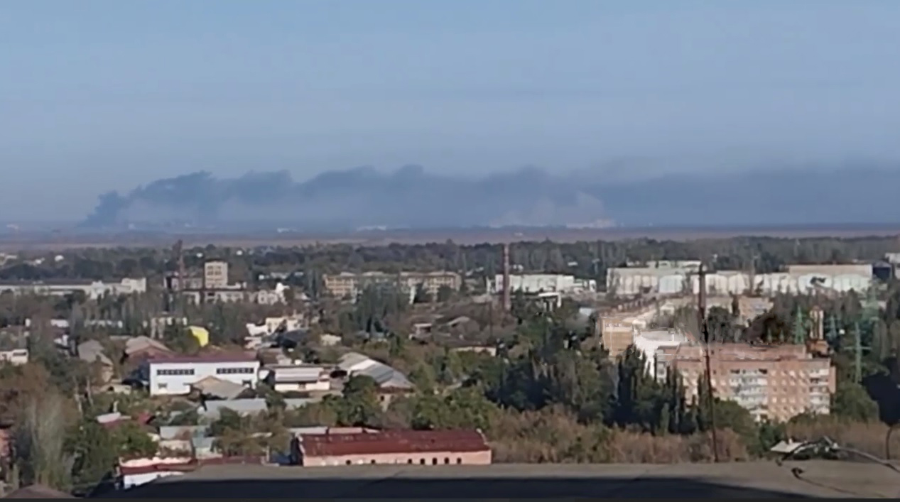 Вид на Авдіївку з Донецька вранці 10 жовтня 2023 року
