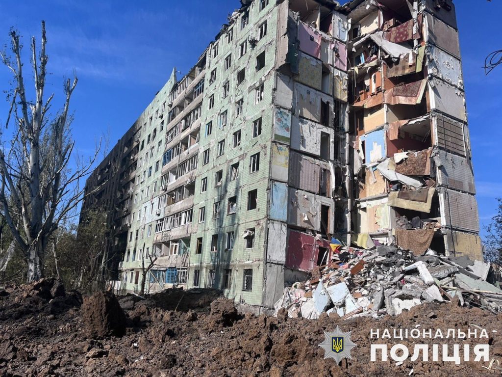 Сутки на Донетчине: россияне убили двух гражданских, разрушили общежитие и снова били по Авдеевке (СВОДКА, ФОТО, ВИДЕО)
