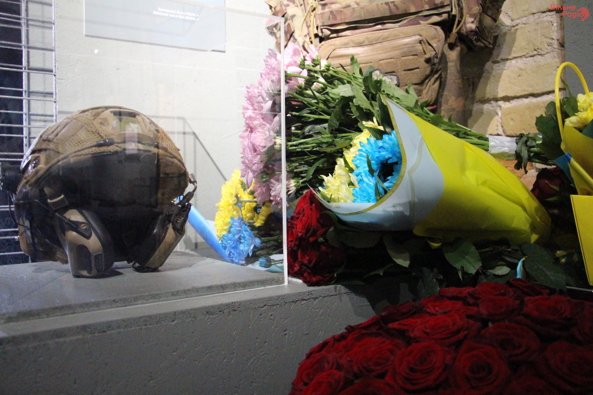 “Стальные титаны Бахмута”: в Киеве открыли выставку о защитниках города-крепости (ФОТОРЕПОРТАЖ) 1