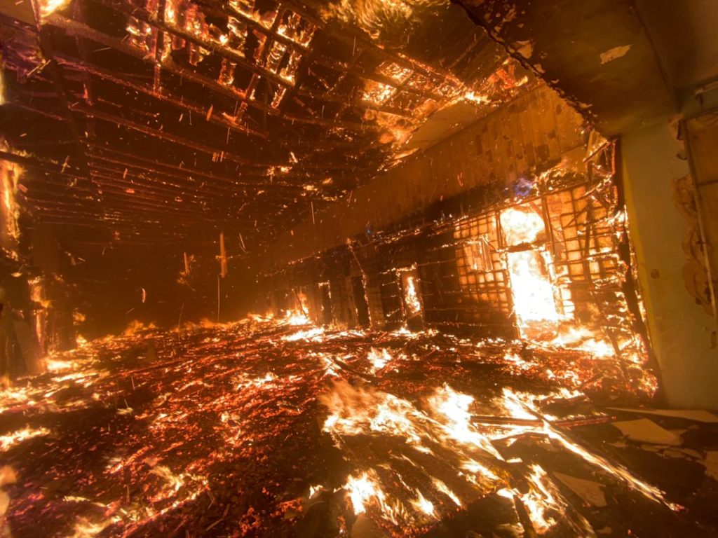 В Торецке от российских обстрелов загорелась шахта, спасатели тушили огонь 15 часов (ФОТО, ВИДЕО)