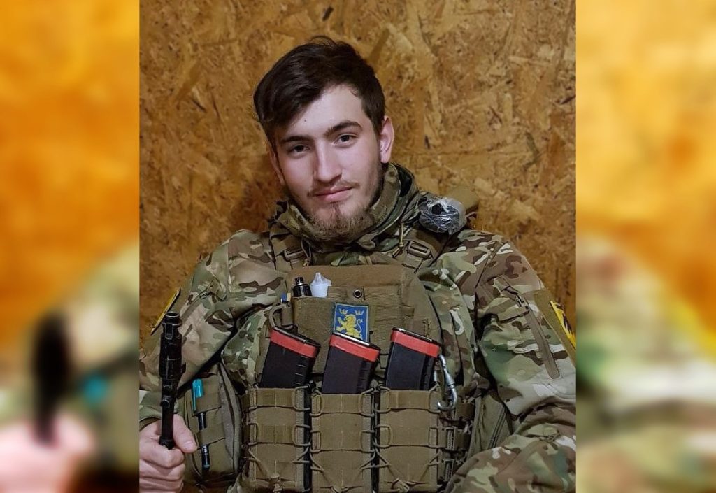 С 18 лет служил в “Азове”: вспомним защитника Ярослава Отрока, который не пережил теракта в Оленовке