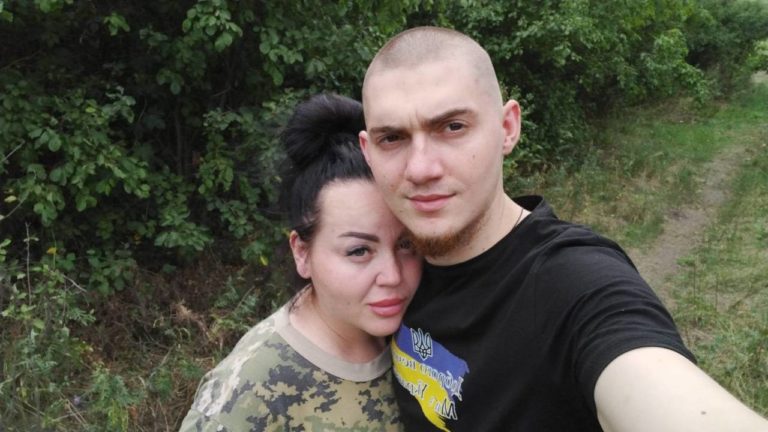 Поклялись один одному вижити: історія пари захисників з Донеччини, які нині боронять рідний регіон
