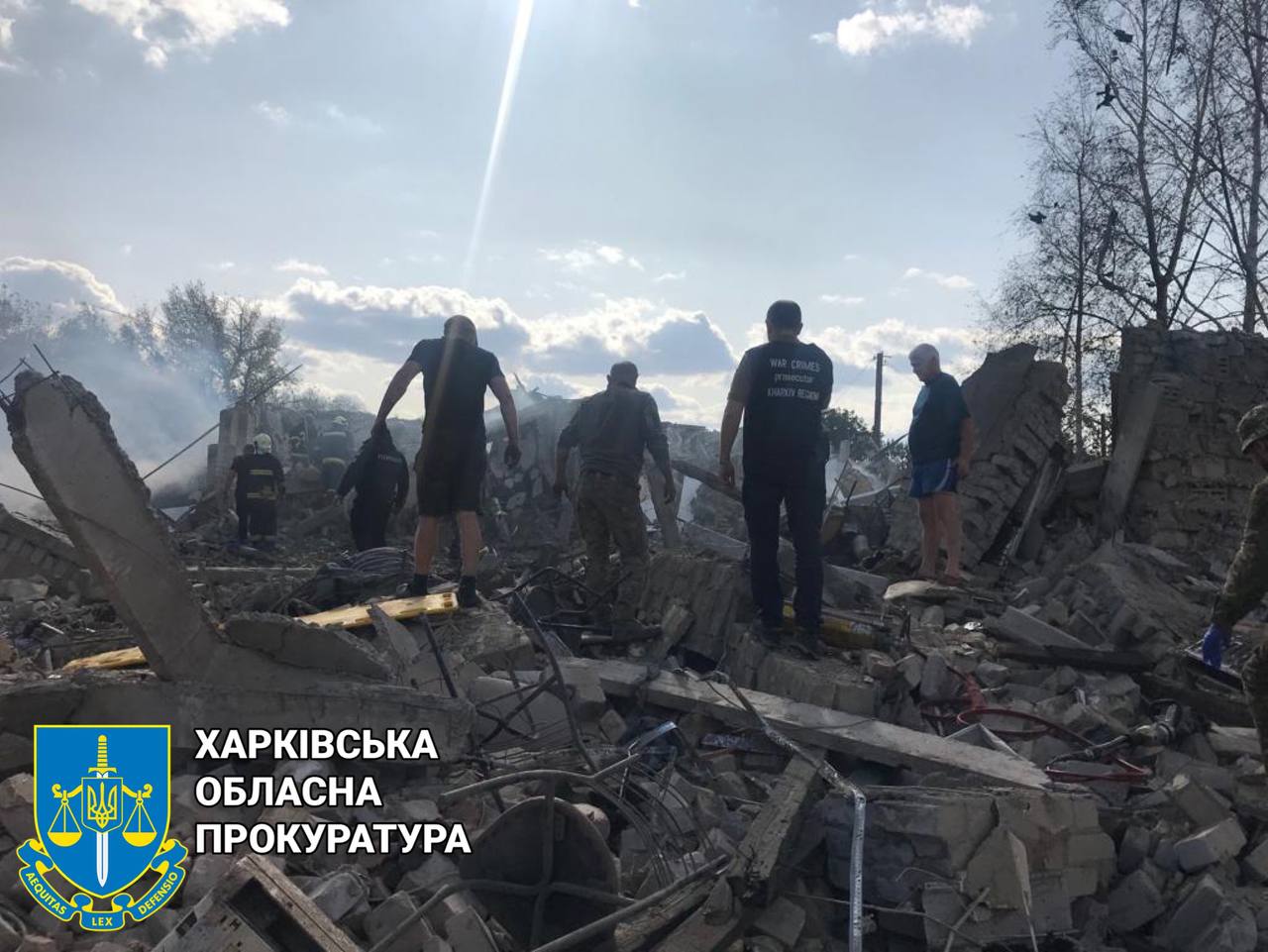 Росіяни обстріляли кафе та магазин у селі на Харківщині, загинула 51 людина, ще 6 поранені (ФОТО, ВІДЕО, ОНОВЛЕНО) 6