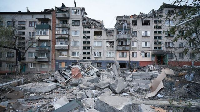 В Славянске начнут восстанавливать три поврежденные обстрелами многоэтажки, на остальные дома не хватает денег, — Вадим Лях