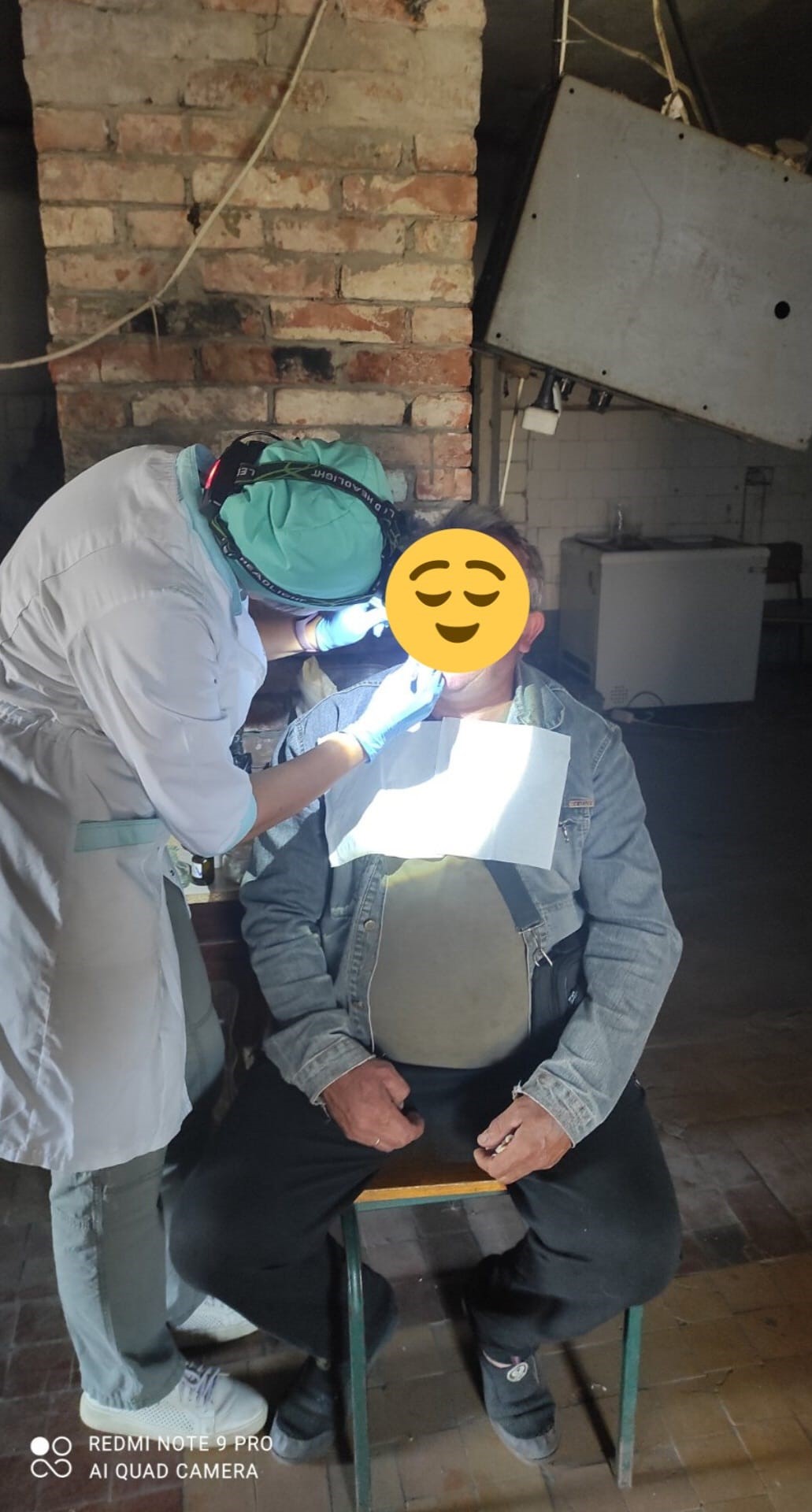 стомаолог лікує зуби місцевим у Сіверську