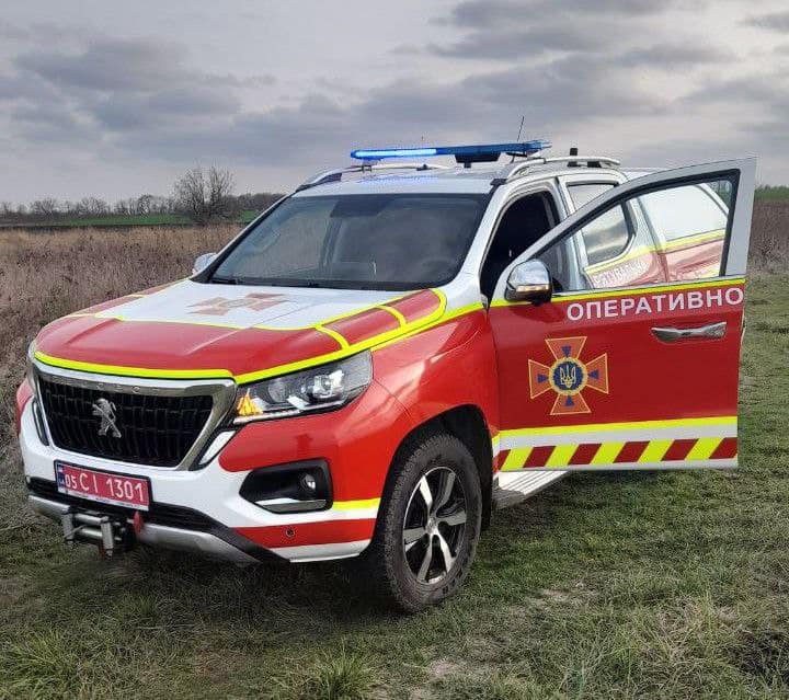 Рятувальники Донеччини отримали нове службове авто для робіт під час надзвичайних ситуацій (ФОТО)