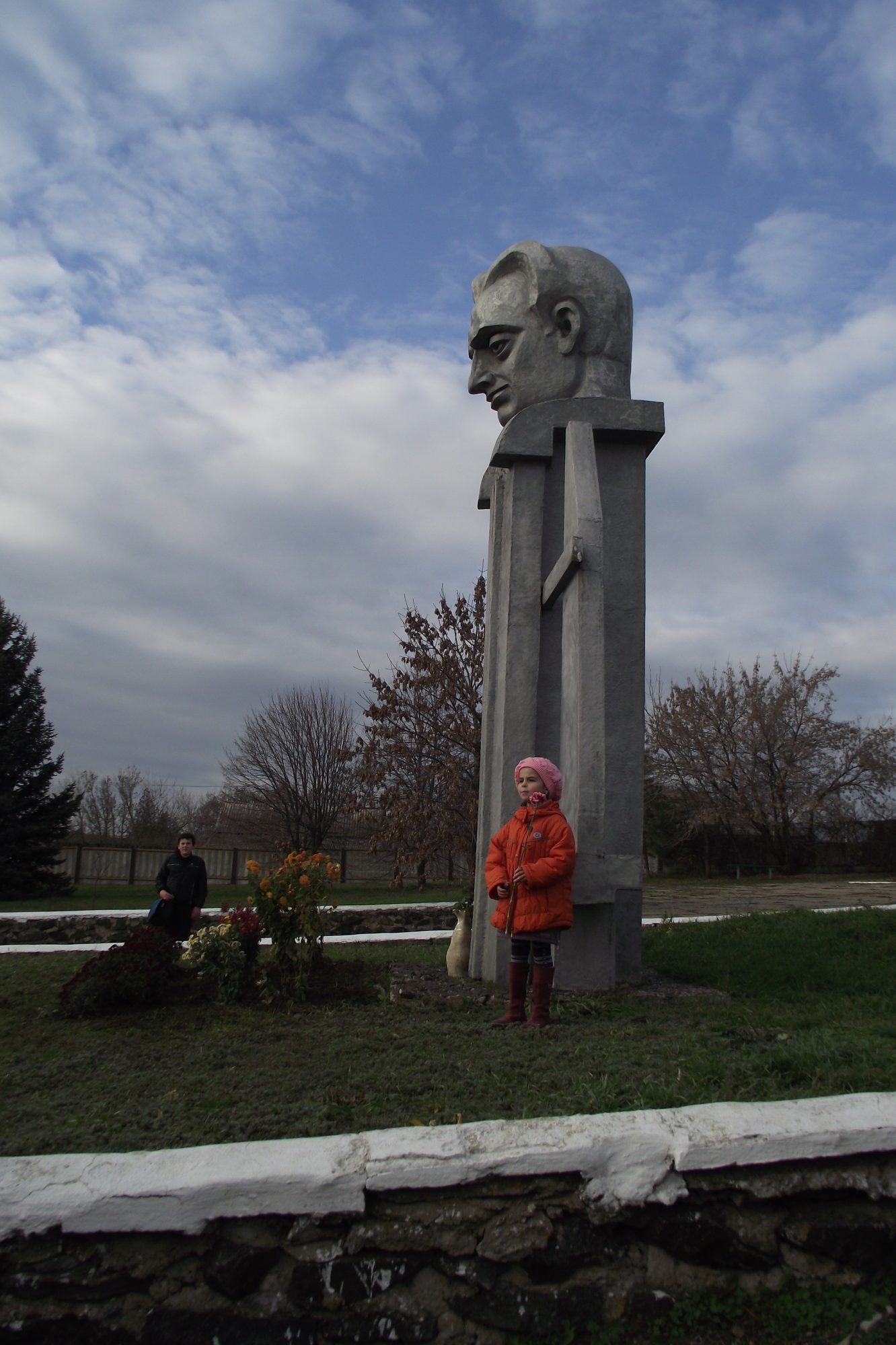 Пам'ятник Георгію Костоправу в Малоянісолі