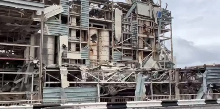 Разрушенный завод компании Knauf под Соледаром, апрель 2023 года. Скриншот из видео оккупантов