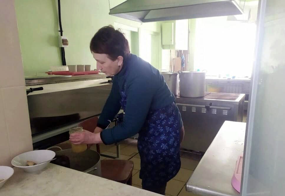 В Славянске возобновят работу социальные столовые: как получить помощь