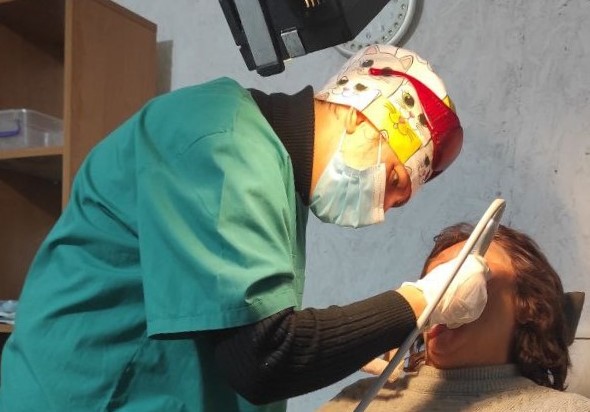 “Я єдиний стоматолог у радіусі 40 км”: як працює у Сіверську місцева дантистка (ФОТО)