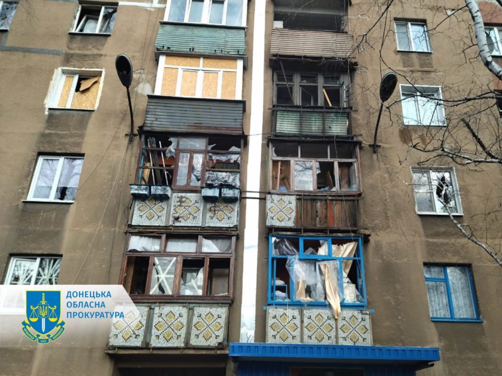 Благотворители бесплатно будут проводить легкий ремонт обстрелянных домов Славянской громады: как обратиться