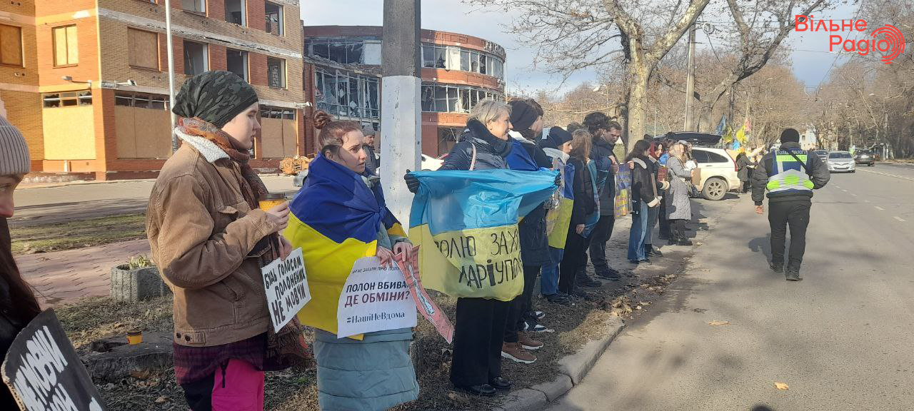 “Свято без свята”. У кількох містах України провели акції на підтримку полонених: як це відбувалося в Одесі (ФОТО) 6