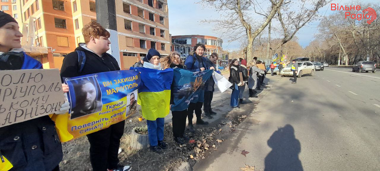 “Свято без свята”. У кількох містах України провели акції на підтримку полонених: як це відбувалося в Одесі (ФОТО) 3