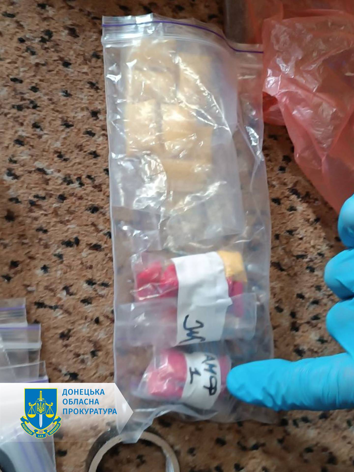 Двох жителів Донеччини, у яких знайшли наркотиків на 3 млн грн, відправили під суд: деталі справи (ФОТО) 4