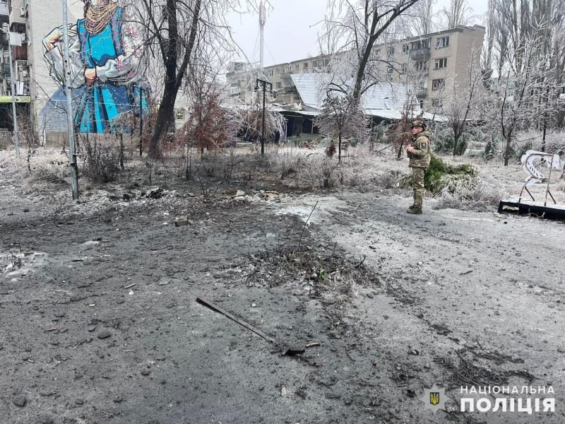 Два дні поспіль росіяни масовано гатять по Кураховому, є руйнування й в інших містах Донеччини (ФОТО, ЗВЕДЕННЯ) 4