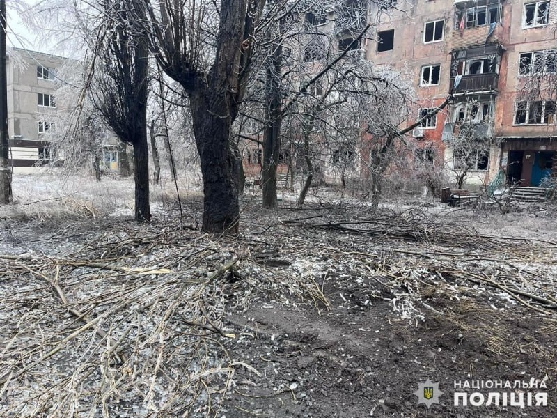 Два дні поспіль росіяни масовано гатять по Кураховому, є руйнування й в інших містах Донеччини (ФОТО, ЗВЕДЕННЯ) 2
