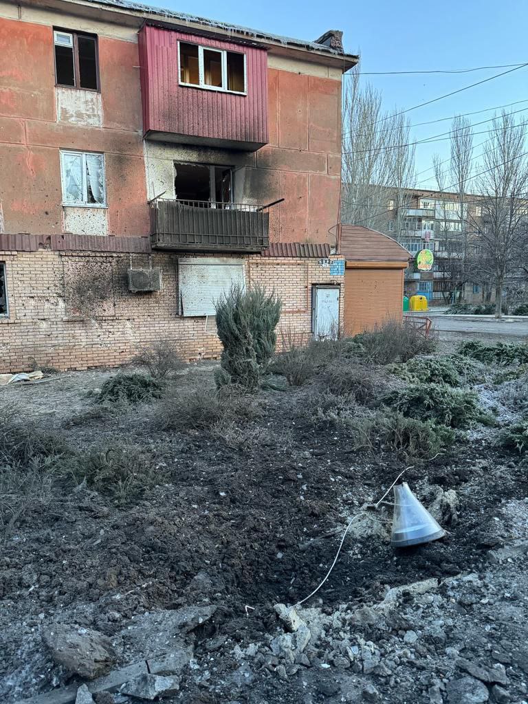 Два дня подряд россияне массированно бьют по Курахово, есть разрушения и в других городах Донетчины (ФОТО, СВОДКА) 5