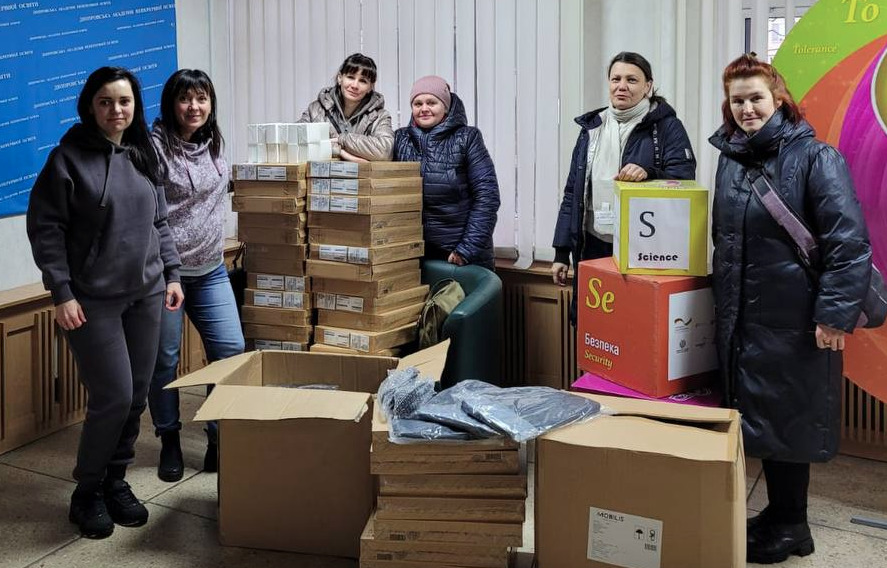 Школы Авдеевской громады получили 45 ноутбуков для дистанционного обучения (ФОТО)