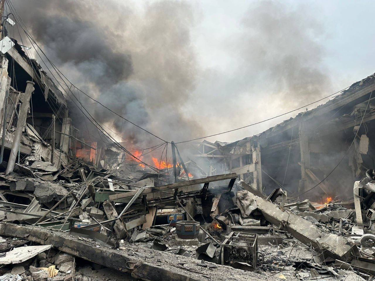 Россияне массированно обстреляли Украину, есть погибшие. Последствия ударов по городам (ФОТО, ВИДЕО) 6