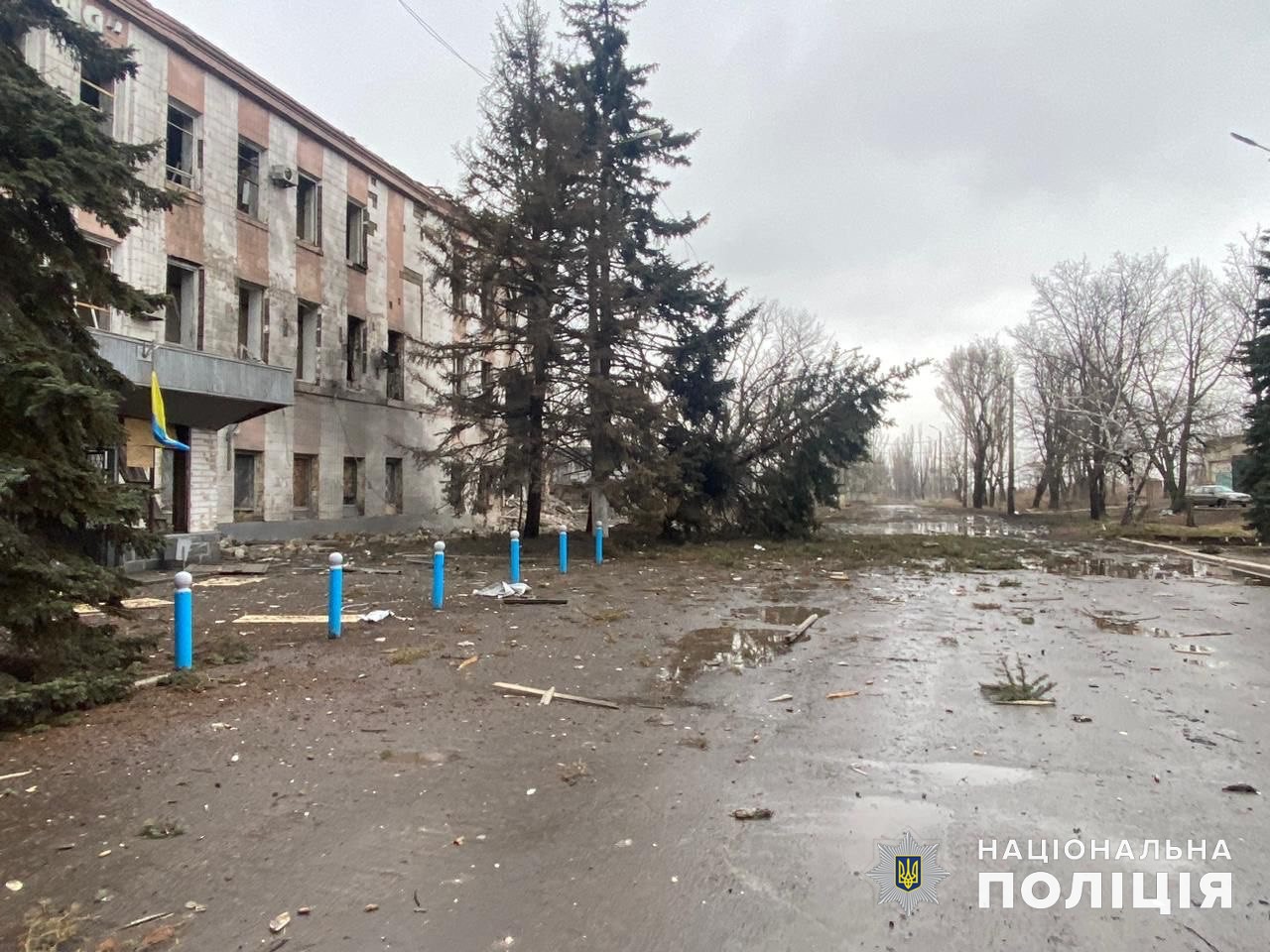 Следы обстрелов на улице Донецкой области